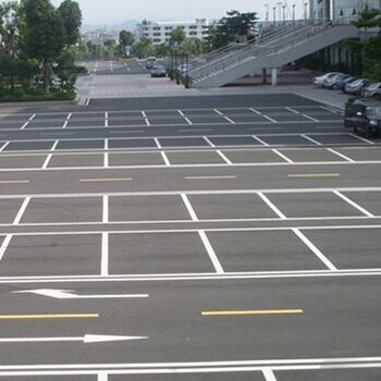 專業(yè)可靠的道路、停車場及交通設(shè)施安裝服務(wù)，全面解決北京停車難題